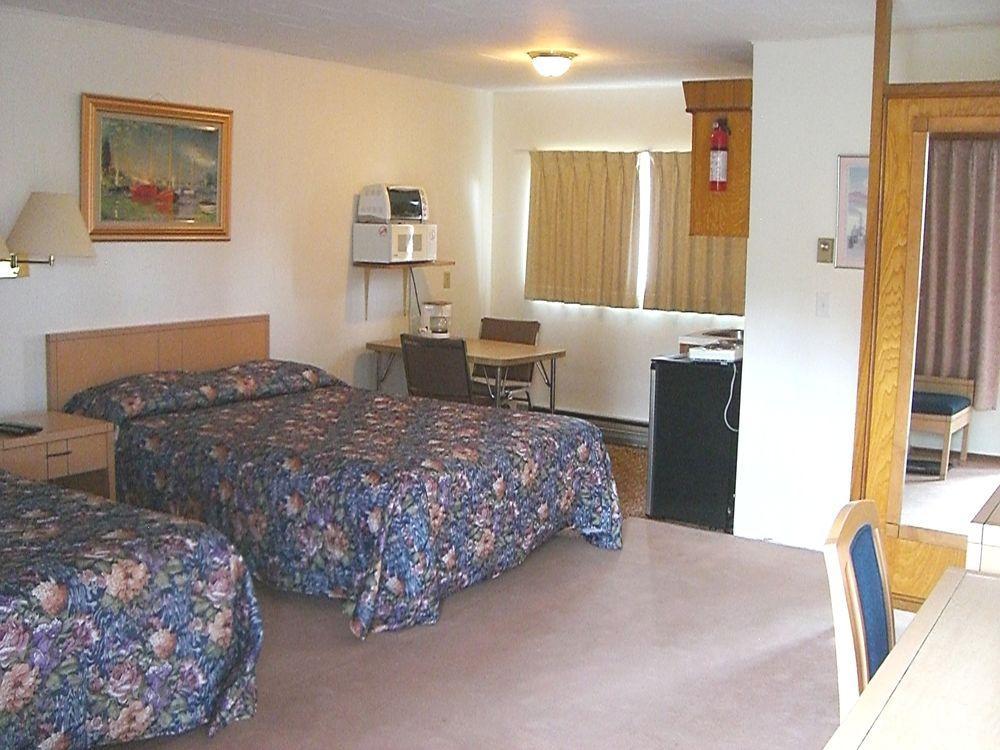 A-1 Alberni Inn Port Alberni Exterior photo