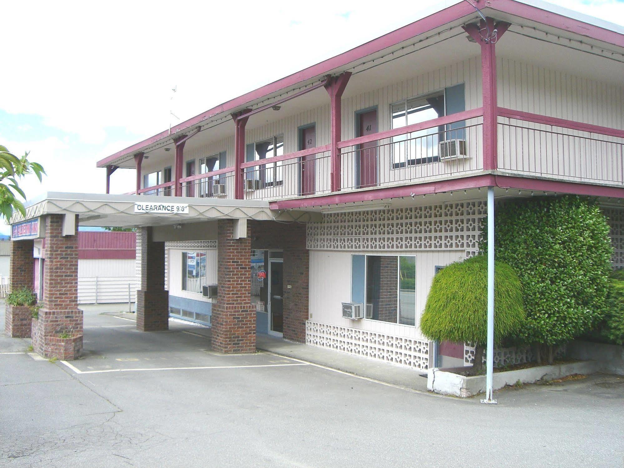 A-1 Alberni Inn Port Alberni Exterior photo