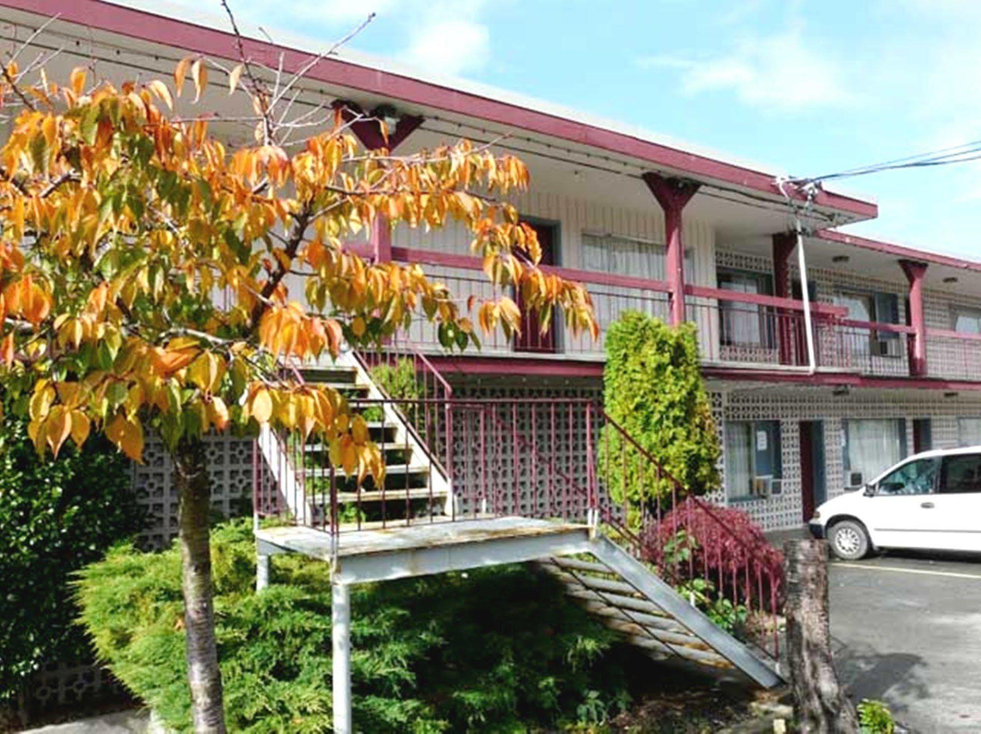 A-1 Alberni Inn Port Alberni Exterior photo